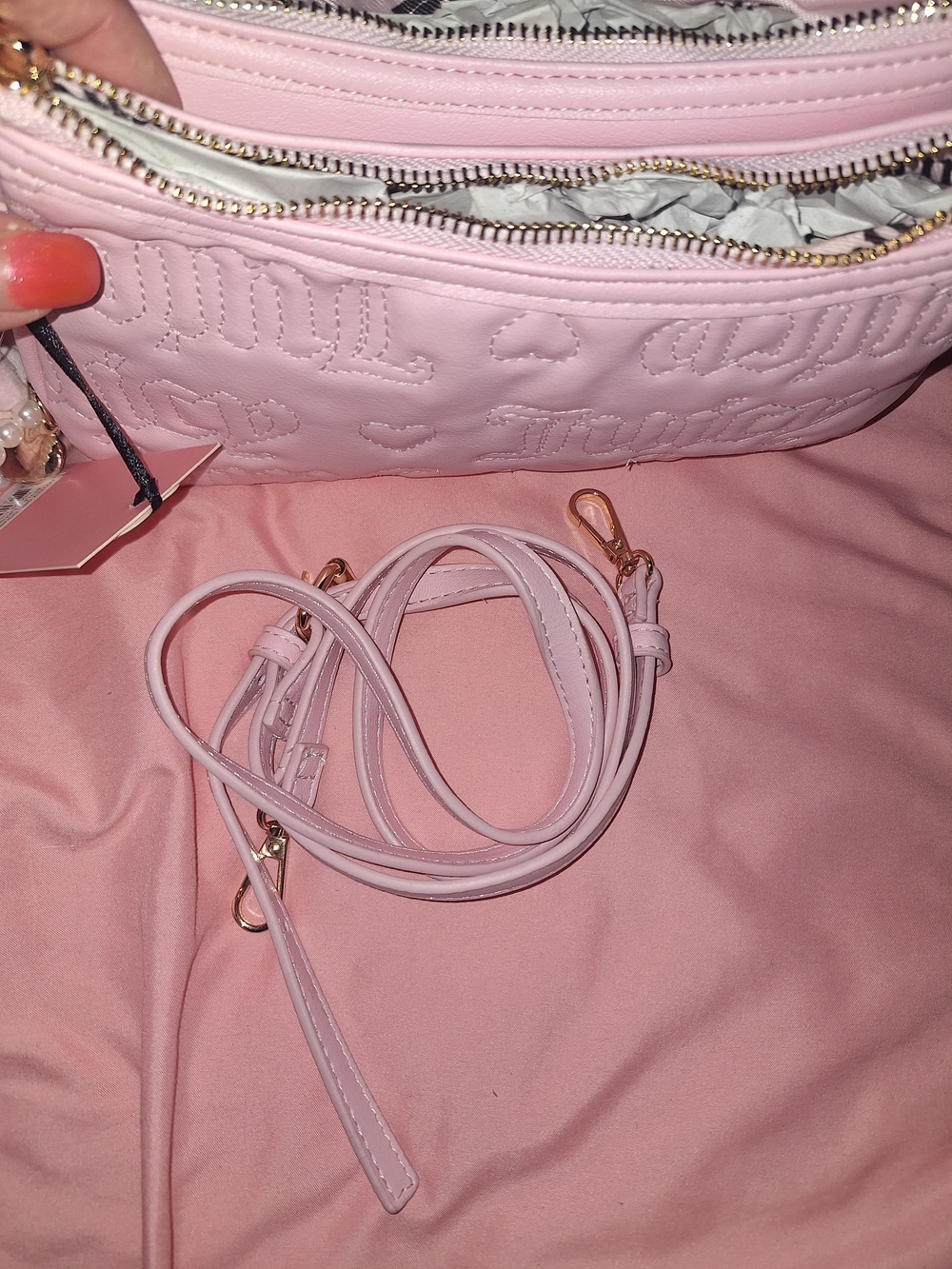EXCLUSUVE Juicy Couture Light Pink Quilted Shoulder Bag with Bow and Pearl Charm - Picture 8 of 11